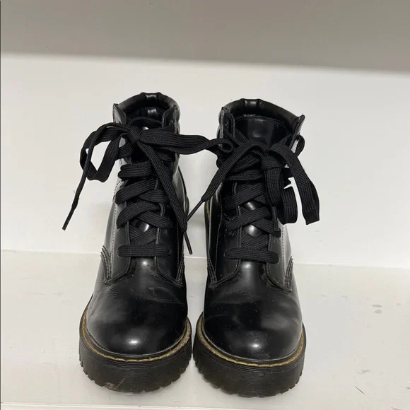 Dr Martens - Picture 4 of 4